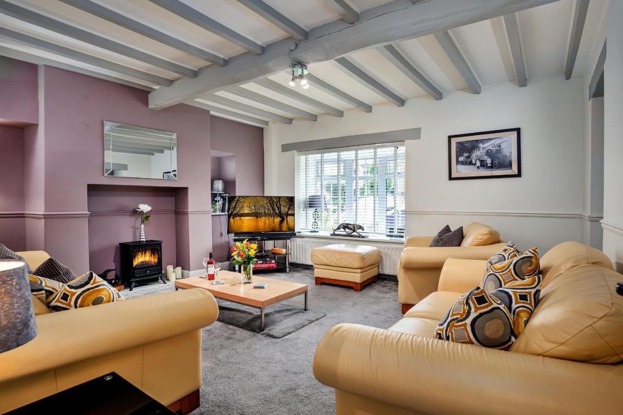 Finest Retreats - Cloggers Cottage Darley Exterior photo